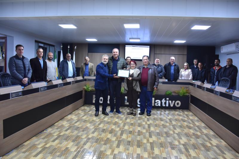 Confira detalhes da 18ª sessão que contou com entrega de moção de congratulação